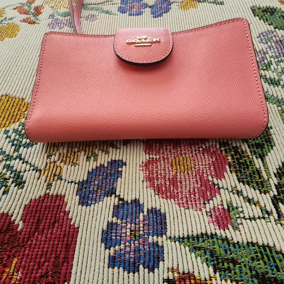 Coach Leather Tech Wristlet Wallet Pink Lemonade Women's NWT - Picture 8 of 12